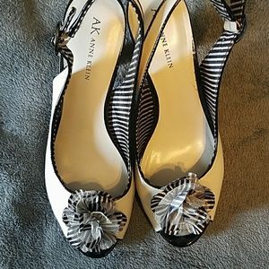 AK Anne Klein Akeli Slingback Peep Toe Heels 9M